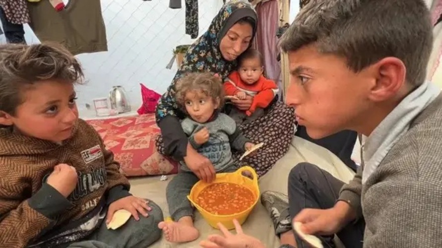 Janda dan Anak-Anak Palestina Masih Bertahan di Tenda-Tenda Pengungsian
